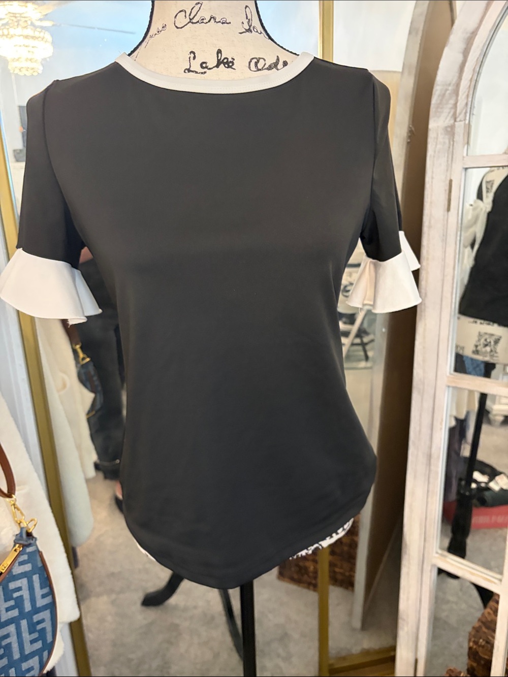 Black and White Bow-Back Women's Top - Picture 6 of 8